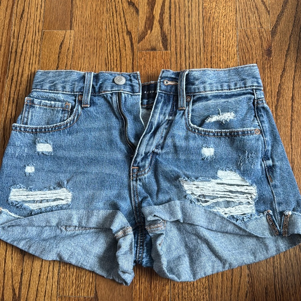 Jean shorts with rips